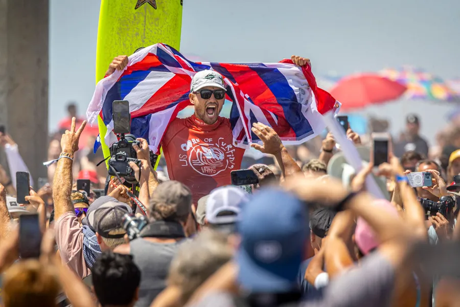 Champions de surf : qui sont les plus grands surfeurs de l'histoire ?
